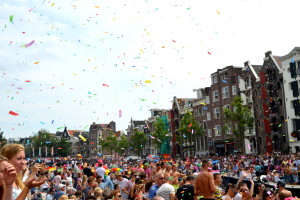 Gay Pride Amsterdam: die Kanal-Parade 2015 in Bildern