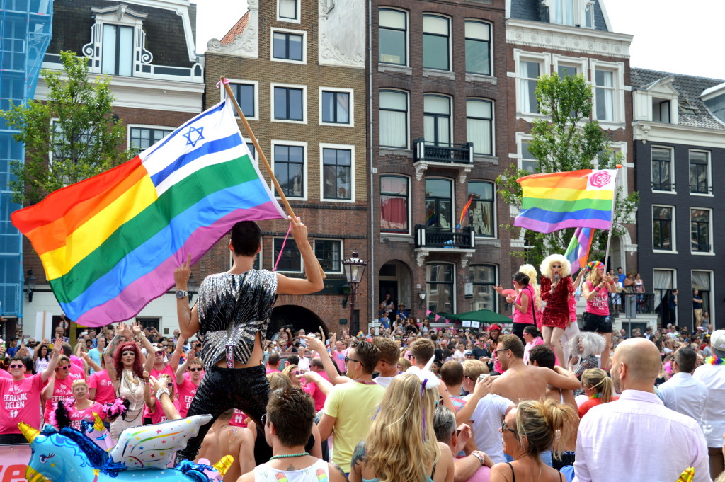 Gay Pride Amsterdam: die Kanal-Parade 2015 in Bildern