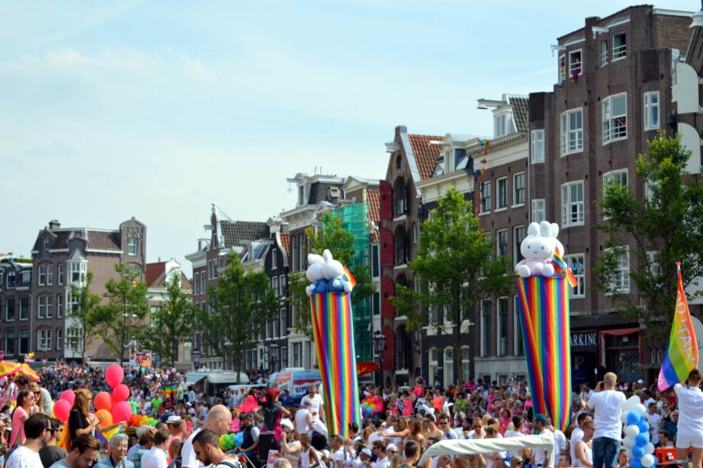 Gay Pride Amsterdam: die Kanal-Parade 2015 in Bildern